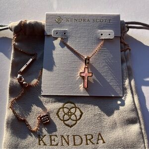 ✨🕊️Kendra Scott Cross Rose Gold Pendant Necklace in White Kyocera Opal✨🕊️
